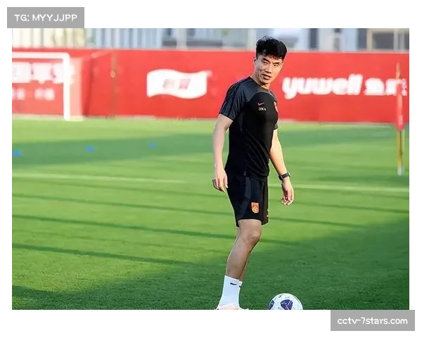 青岛西海岸成都集结冲刺备战:郑智教练团队正式亮相